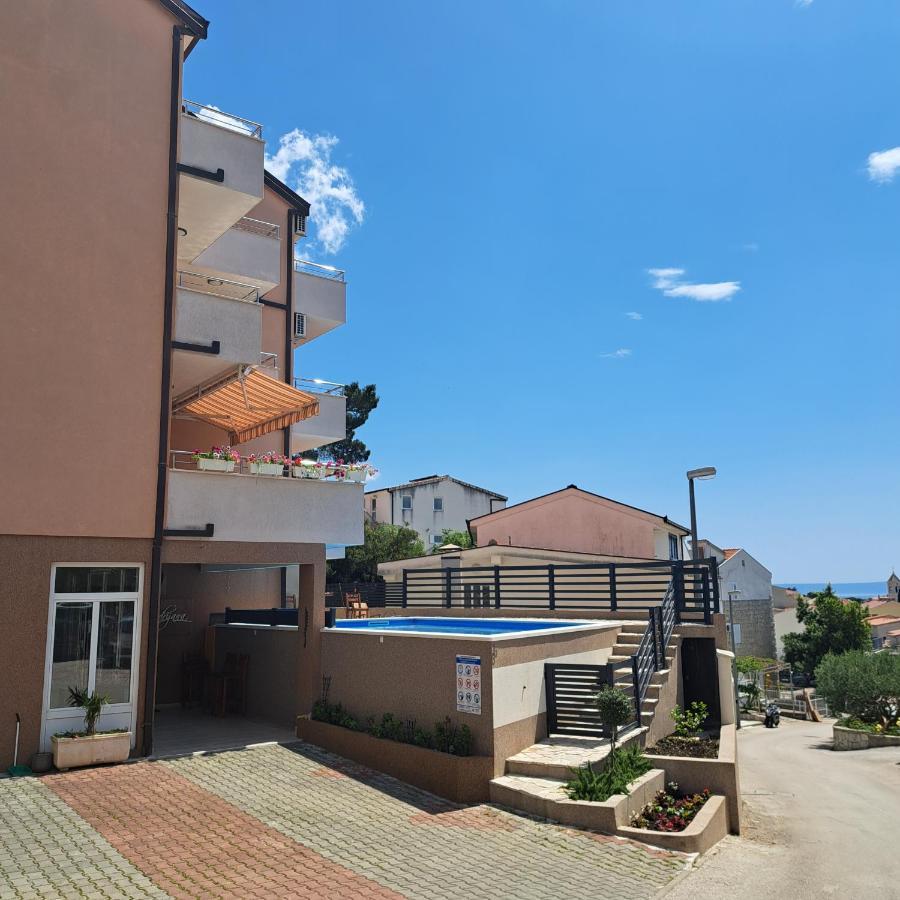 Apartments Vila Adrijana & Fitness Studio Wolf Bv Baška Voda Exteriör bild