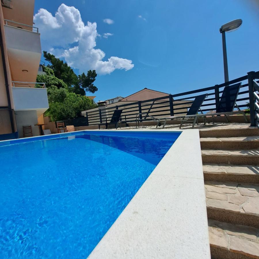 Apartments Vila Adrijana & Fitness Studio Wolf Bv Baška Voda Exteriör bild