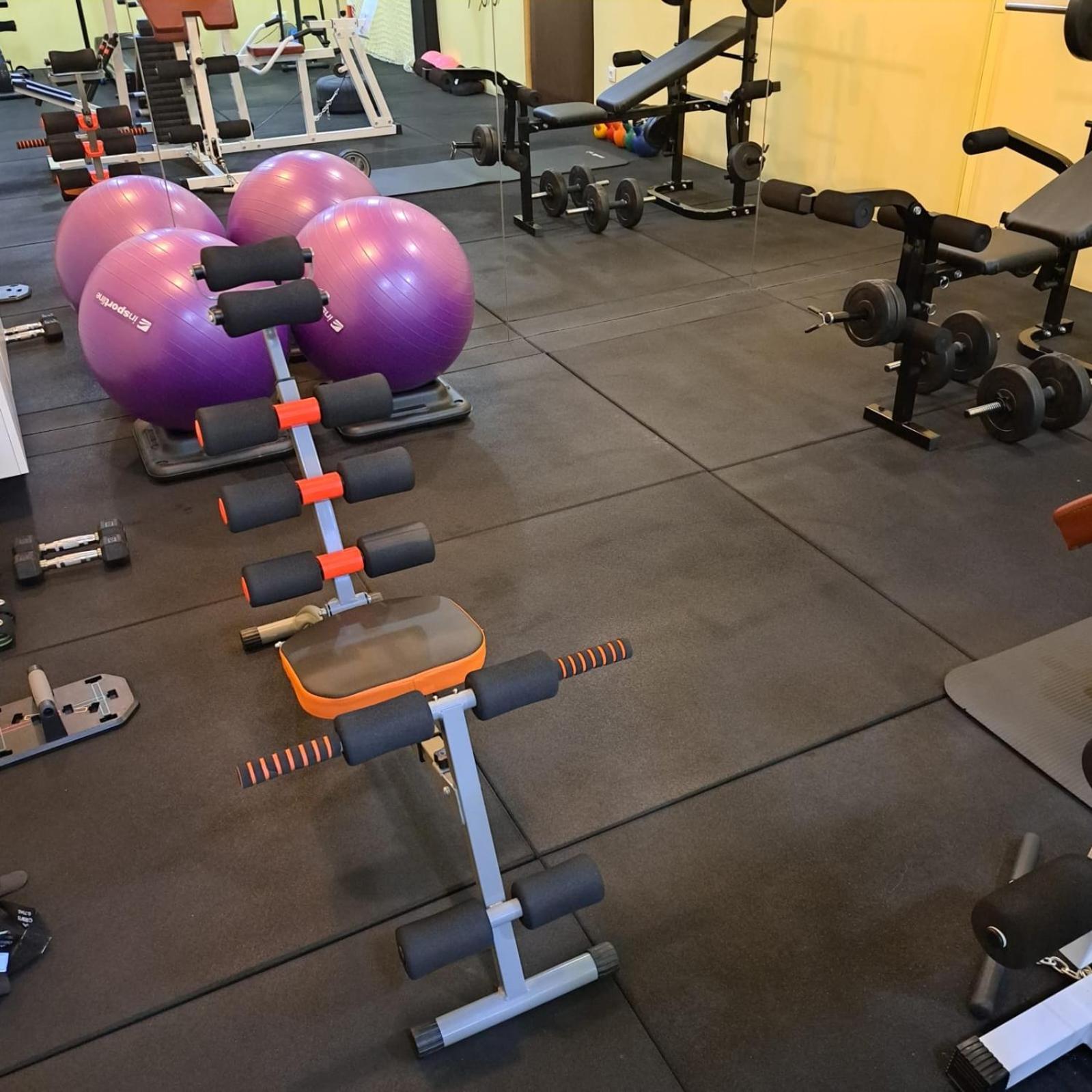 Apartments Vila Adrijana & Fitness Studio Wolf Bv Baška Voda Exteriör bild