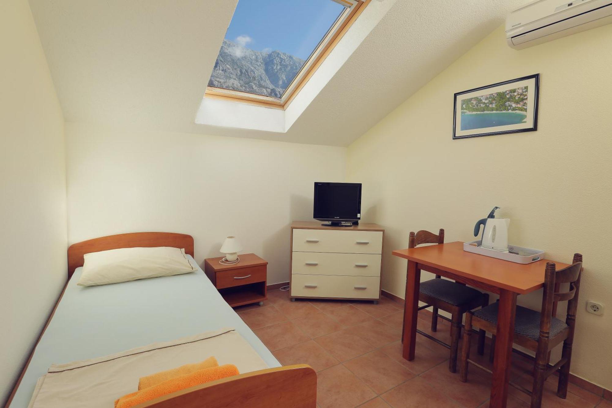 Apartments Vila Adrijana & Fitness Studio Wolf Bv Baška Voda Exteriör bild